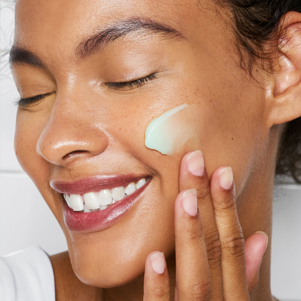 Daily Greens Oil-Free Gel Moisturizer with Moringa and Papaya