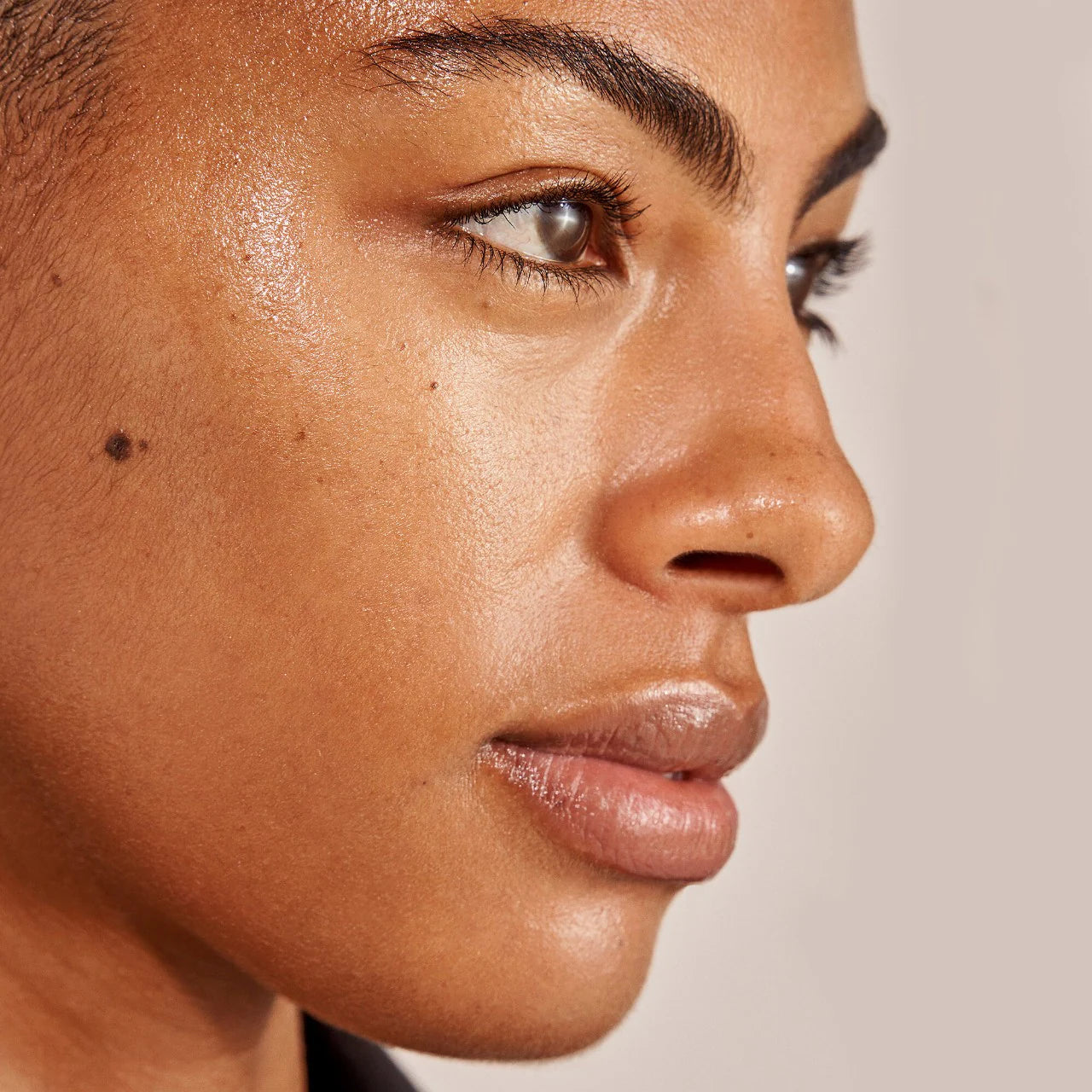 Great Skin Instant Glow Serum with Niacinamide and Hyaluronic Acid