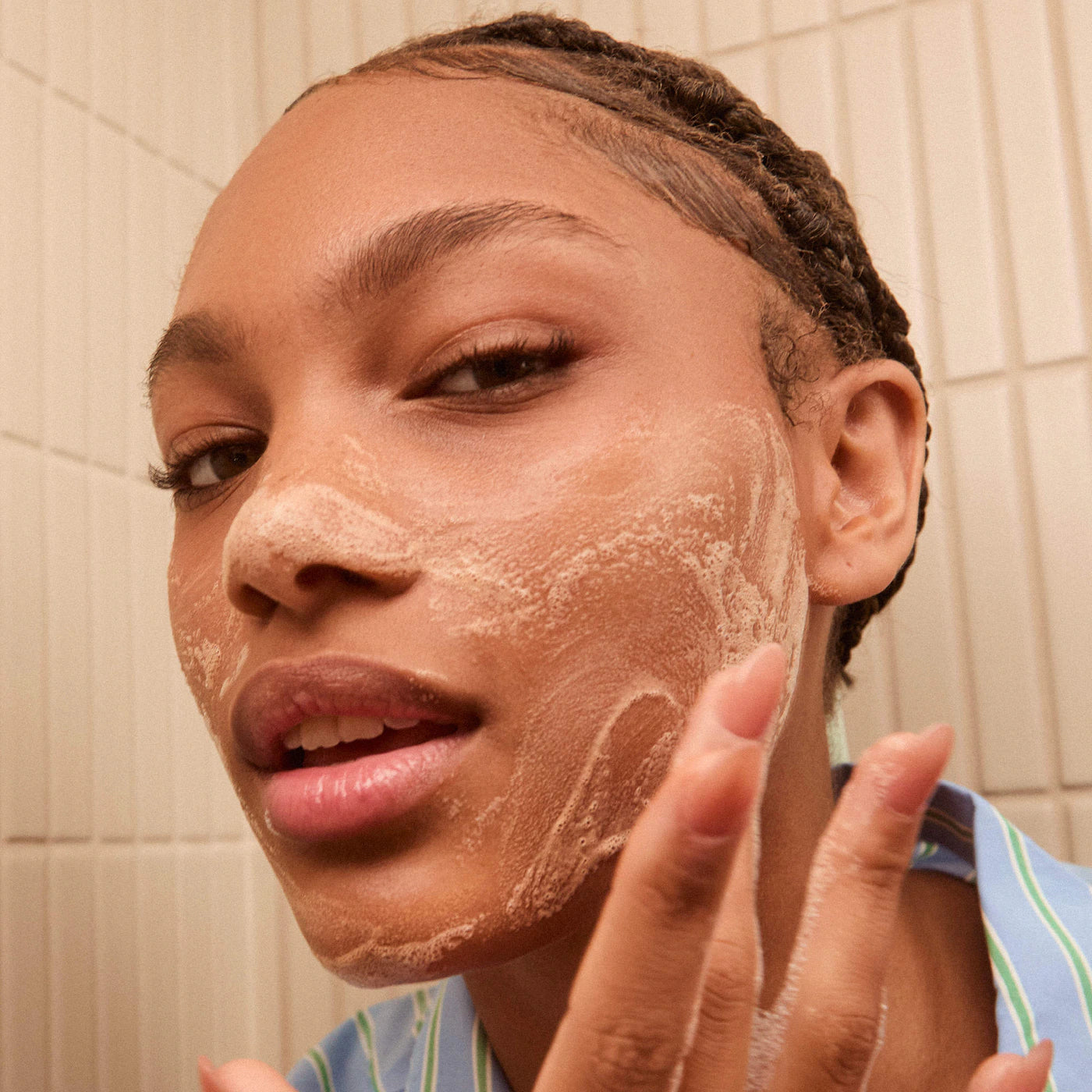 Kindly Clean Hydrating and Soothing Foaming Gel Cleanser